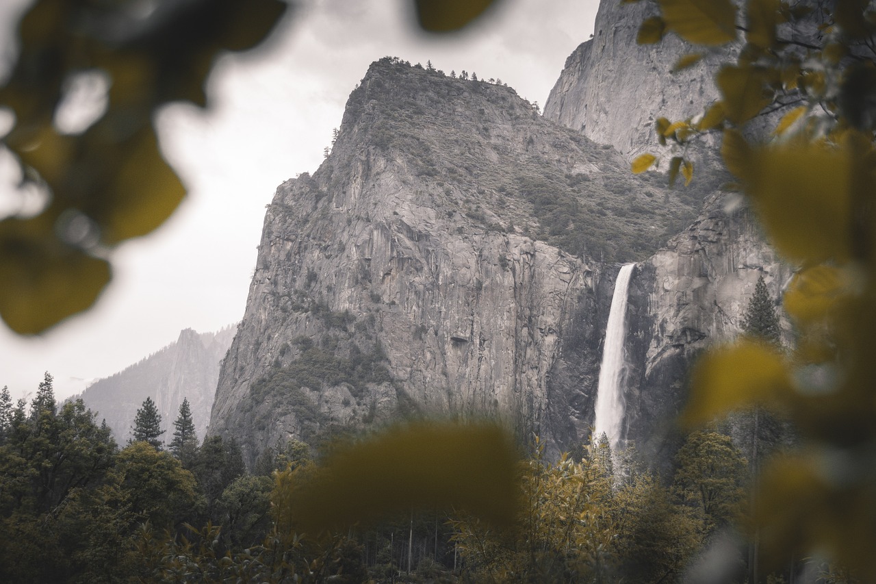 How Long Is The Donner Summit Hike?